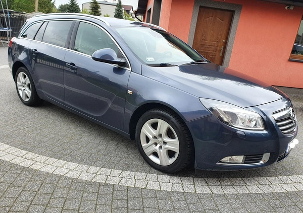 Opel Insignia cena 26900 przebieg: 231000, rok produkcji 2010 z Poręba małe 154